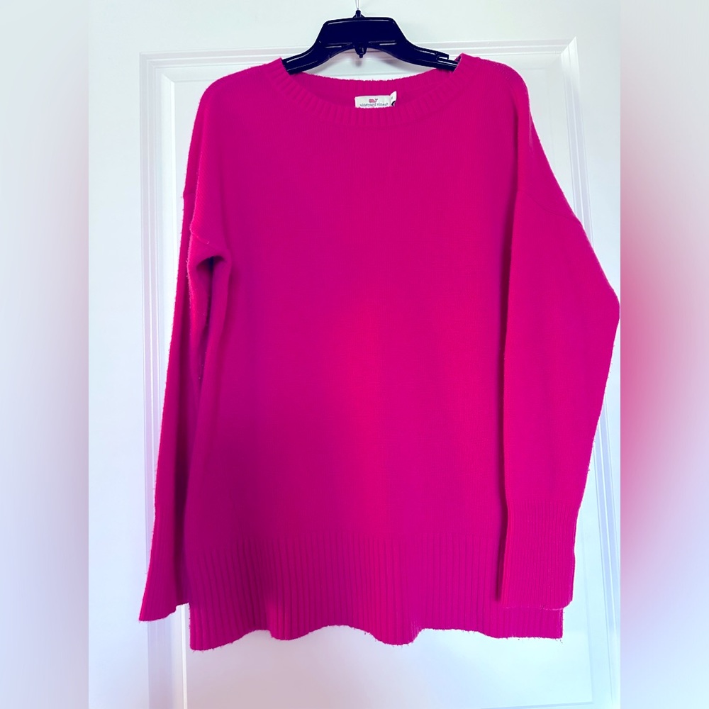 Ladies Vineyard Vines sweater, slightly worn